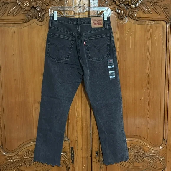 NEW Women’s 501 Levi Crop with Scalloped Hem - Picture 5 of 10